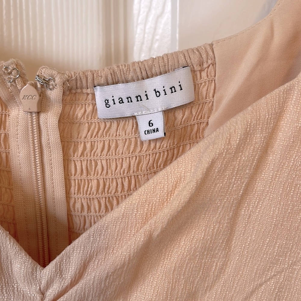 Gianni Bini Ruffle Dress - Size 6 - Picture 5 of 6